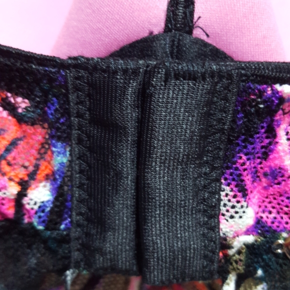 Victoria's secret PINK halter bralette medium - Picture 3 of 6